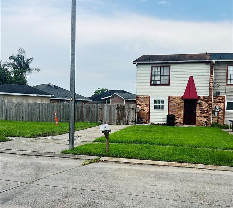 1st image of 5165 Bayouview Ct