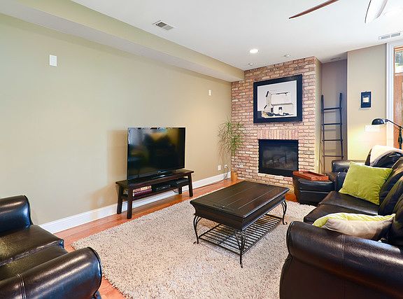 3rd image of 1646 W Warren Ave #1