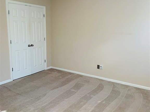 5th image of 590 Bingham Ave