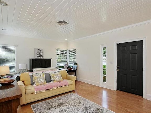 3rd image of 512 Hilltop Ave