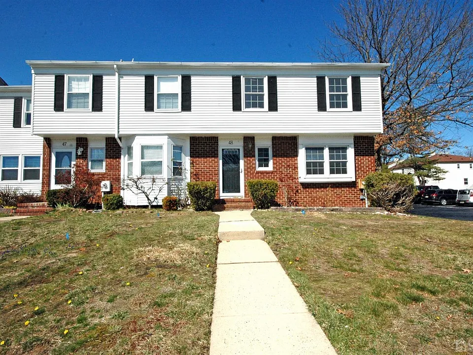 48 Astor Ct