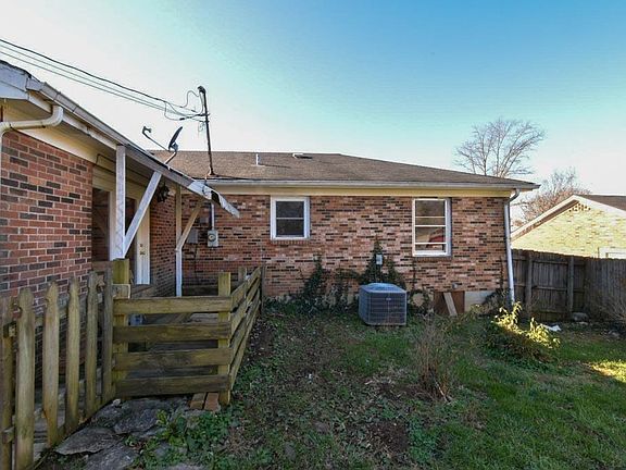4th image of 104 Briarwood Dr