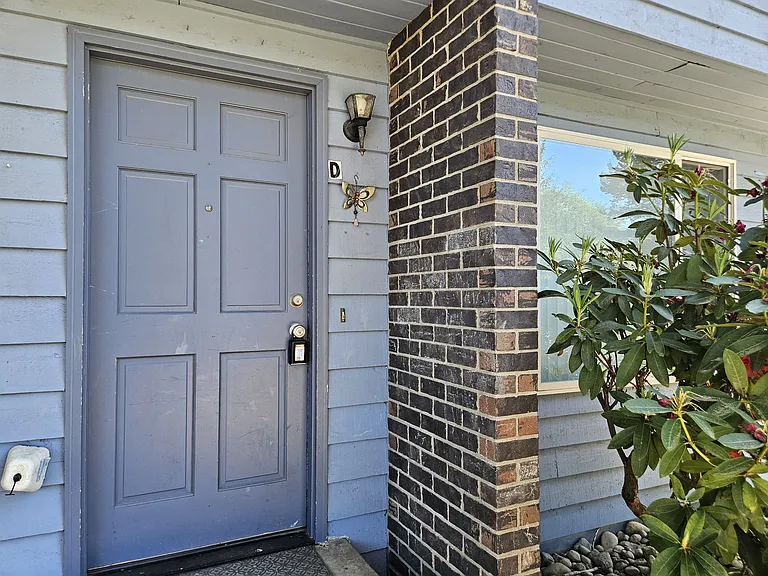 5008 Graham Way #D — Photo 4