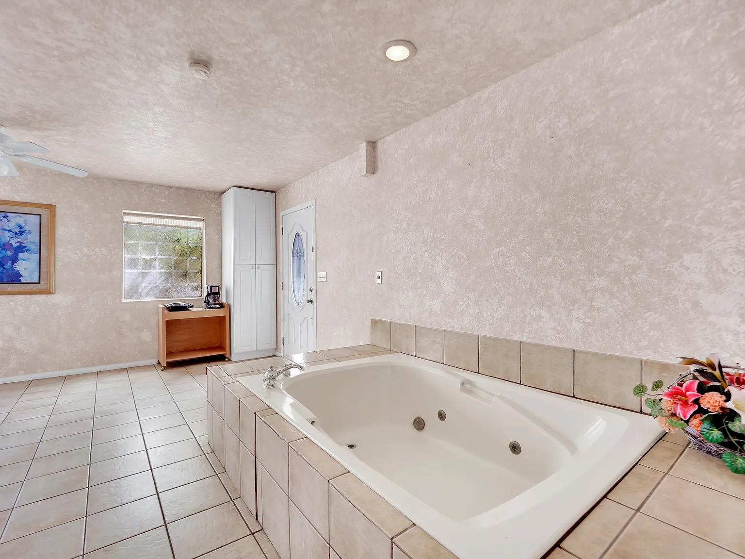 4 bed, 11.0 bath, 8245 sqft, $1,771 — Photo 3