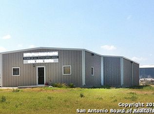 190 Eagle Ford Dr, Pleasanton, TX 78064