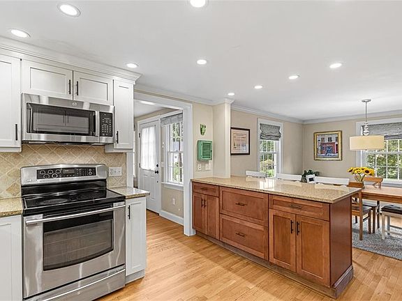 5th image of 3 Jenks Garden Ln