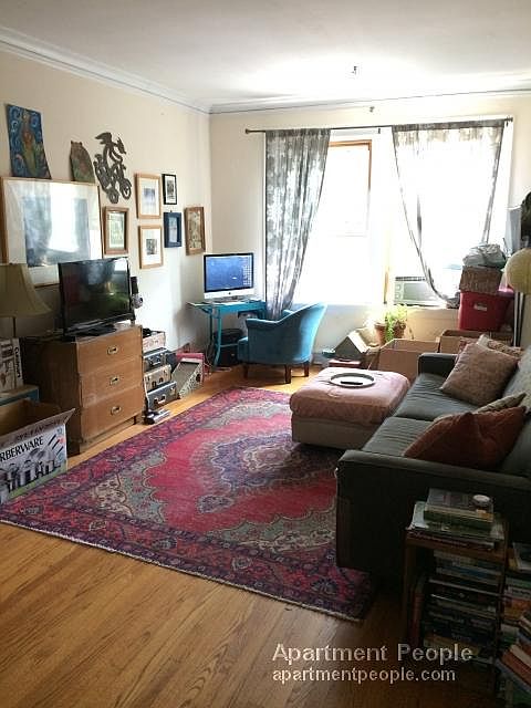 1st image of 7312 N Hamilton Ave #304