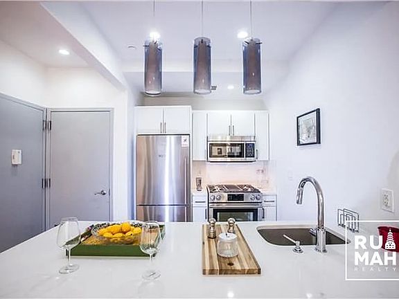 4th image of 173 Knickerbocker Ave #2A