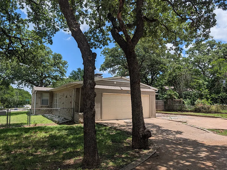 4800 Dunlap Dr — Photo 18