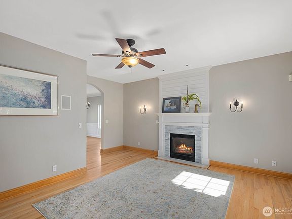 3rd image of 3605 214th Avenue E