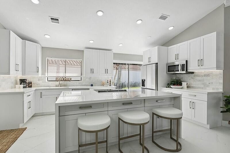 1st image of 139 Executive Circle