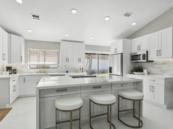 139 Executive Circle, Boynton Beach, FL 33436