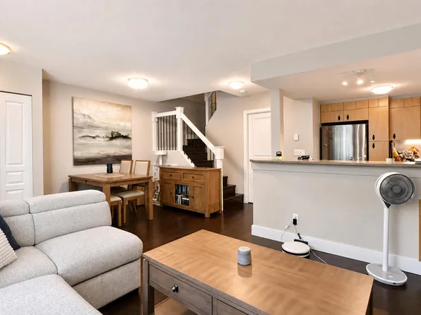 7428 Southwynde Ave #28, Burnaby, BC V3N 0A1