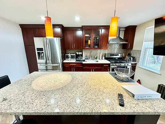 2nd image of 25-35 33rd St #1