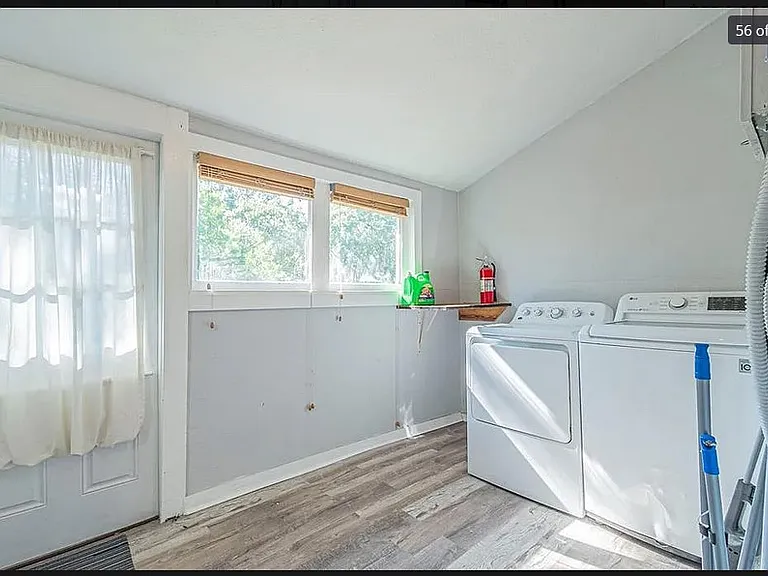 717 W 1st St — Photo 19