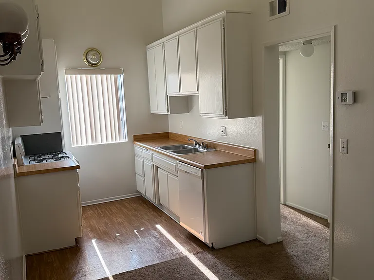 Victory Apartments — Photo 13