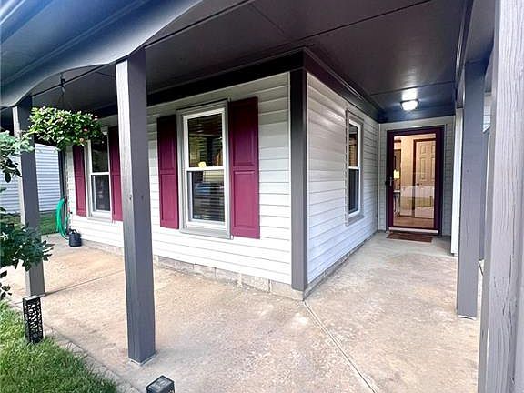 5th image of 1684 Castlefield Rd
