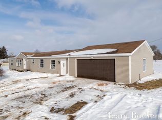 1287 62nd St, Fennville, MI 49408