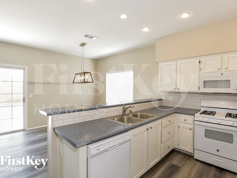 1336 Pacific Terrace Dr — Photo 7