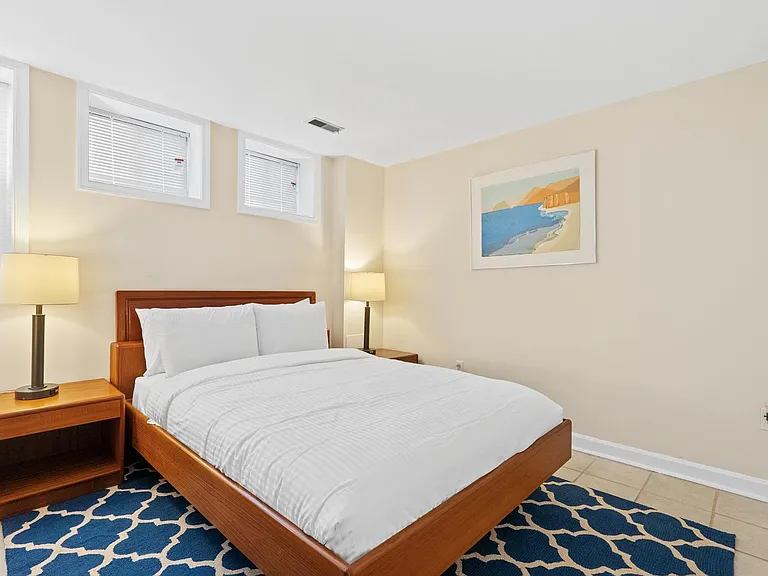 800 G St NE #B — Photo 6