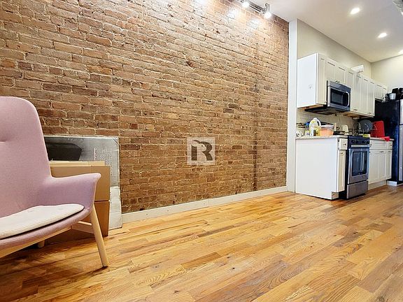 2nd image of 144 Manhattan Ave APT 3L