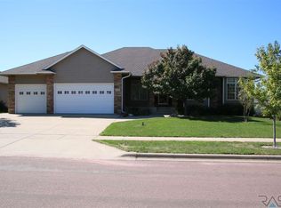 7305 S High Cross Trl, Sioux Falls, SD 57108