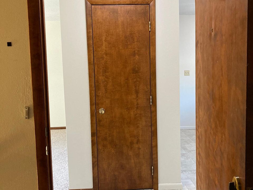 Entrance into Apartment 1