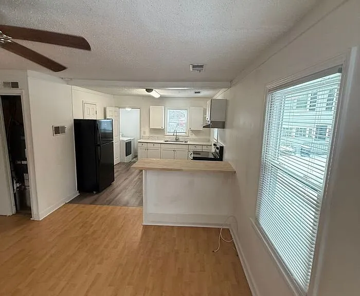 1409 John Ave — Photo 5