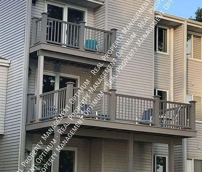2520 Le Homme Dieu Hts NE #3 — Photo 2