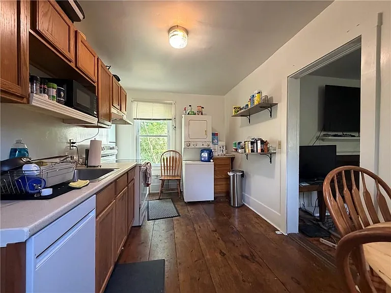 5 Warner St #2 — Photo 2