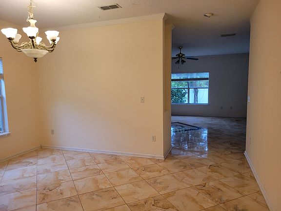 4th image of 12572 Woodfield Cir W