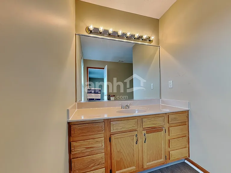 440 Dexter Ct — Photo 10