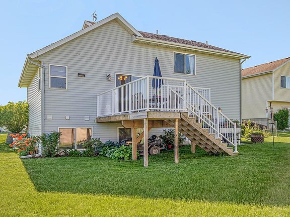 3rd image of 6687 Sawgrass Dr SE