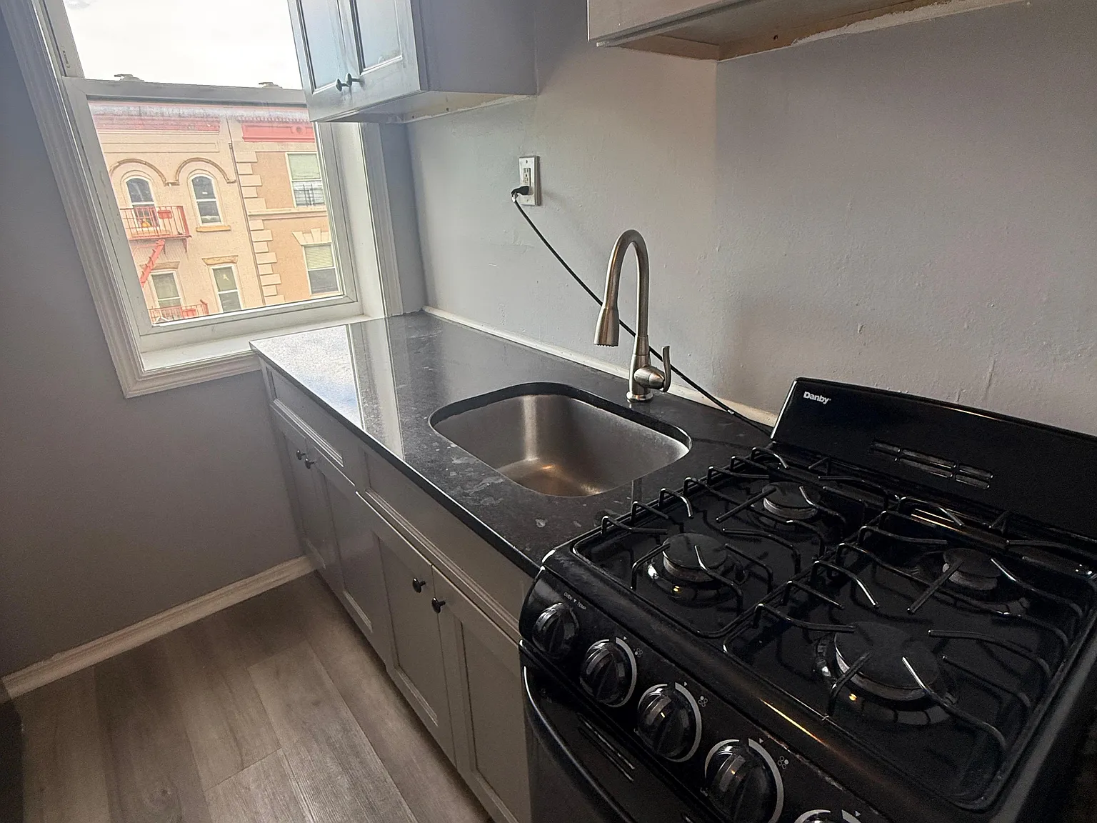 1 bed, 650 sqft, $1,600 — Photo 1