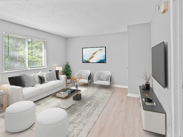 501 Vilas St — Photo 4