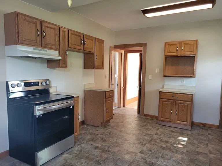 423 W Main St — Photo 4