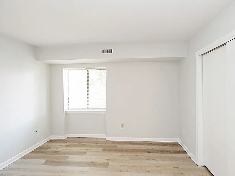 10 Spring Ct — Photo 11