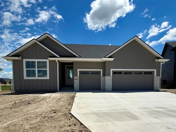 2513 NW Cedarwood Ct, Ankeny, IA 50023