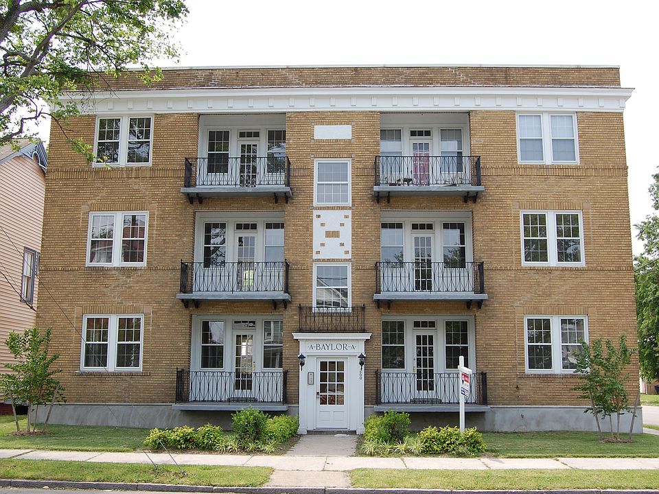 Baylor House Apartments