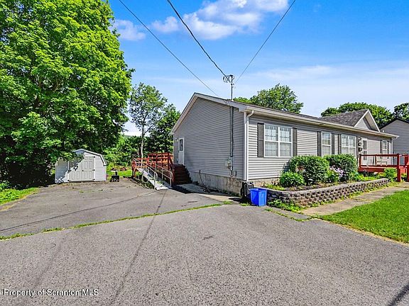 5th image of 180 Gordon Ave