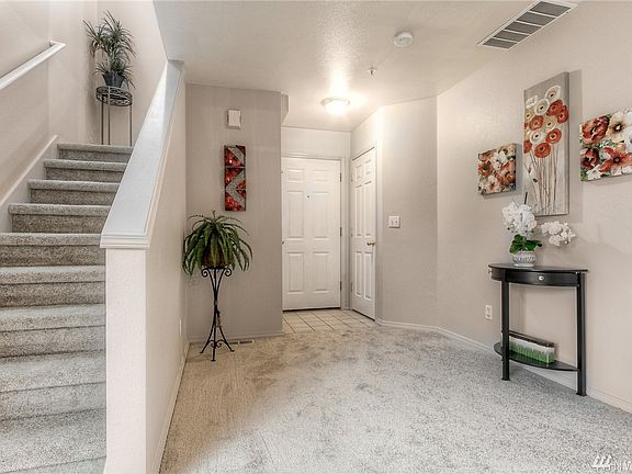 3rd image of 119 21st St SE APT A