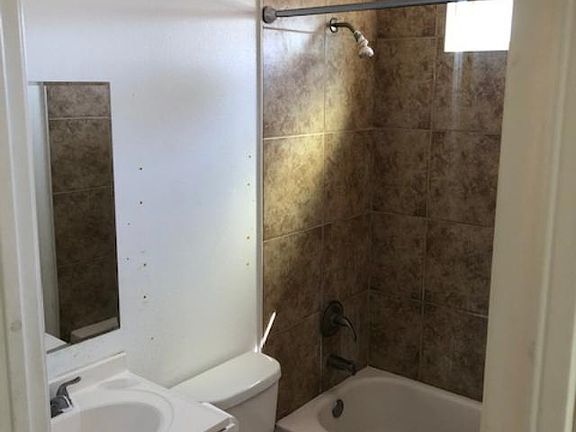 3rd image of 4543 W 172nd St