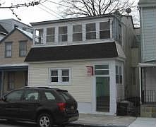1st image of 422 Sussex St