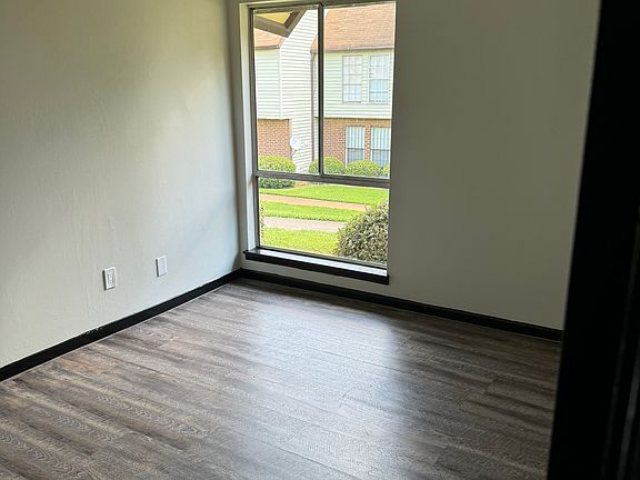 5th image of 3211 Quince Tree Ln