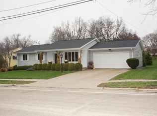 530 E High St, Morrison, IL 61270