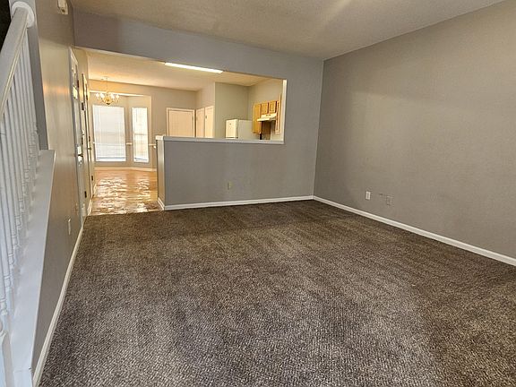 3rd image of 2663 Parkway Trl