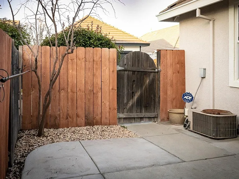 1899 Acari Ave — Photo 19