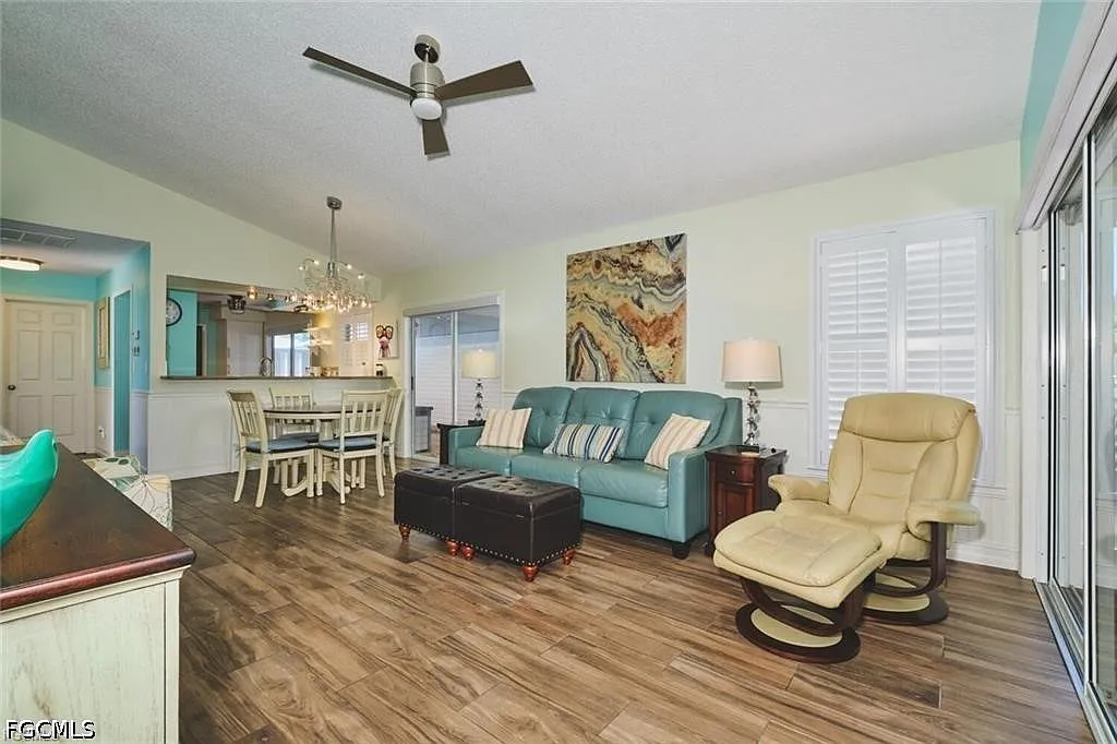 3 bed, 2.0 bath, 1134 sqft, $3,000 — Photo 3