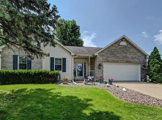 2329 Essex Dr, Sun Prairie, WI 53590