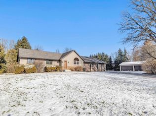1368 Riverdale Dr, Oneida, WI 54155